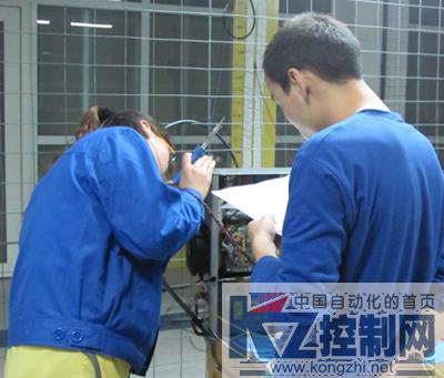 威思曼高压电源多次成功修复荷兰帕纳科荧光分析仪Axios 的高压发生器